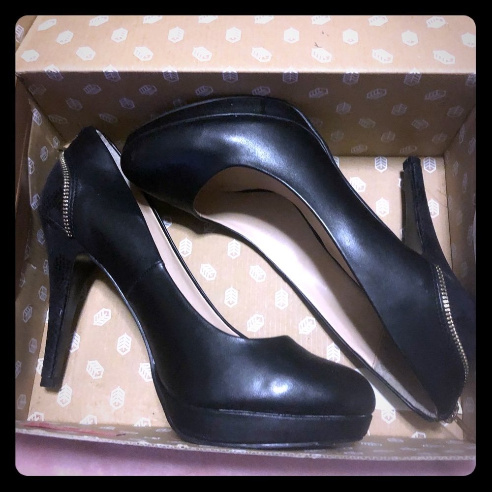 By Direcia-96 Size10
